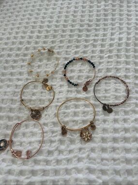➰ ALEX AND ANI BRACELETS BUNDLE OF 6 BARELY WORN OR NEW ➰